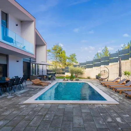 Lovely In With Outdoor Swimming Pool *