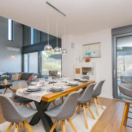 Lovely In With Outdoor Swimming Pool Holiday home *