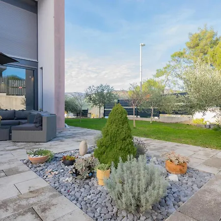 Lovely In With Outdoor Swimming Pool *