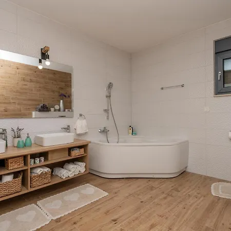 Lovely In With Outdoor Swimming Pool Holiday home